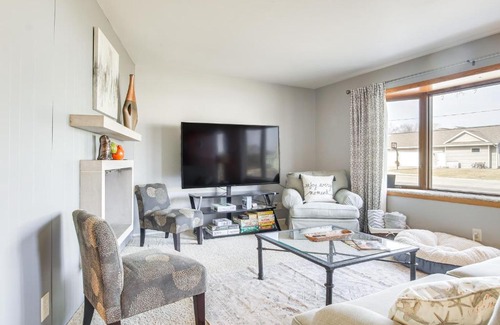 Butte Des Morts Maison | Walk to Lake Family Getaway with Yard in Menasha!