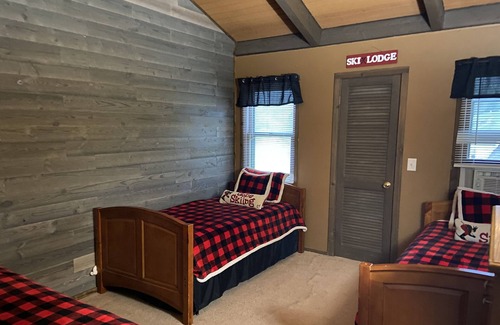 Blodgett Mills Maison | Walk to lifts at Greek Peak!