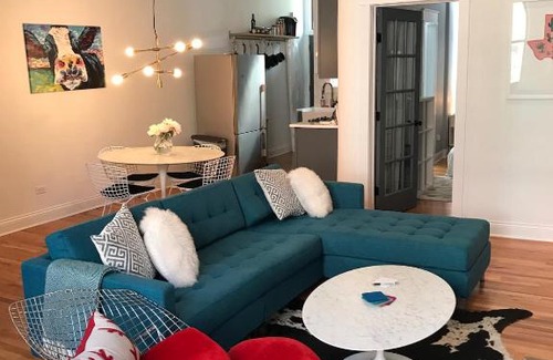 Old Town Triangle Appartement | Walk to Lincoln Park, North Avenue Beach, and Second City! Lovely Old Town Charm! condo
