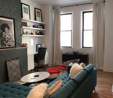 Old Town Triangle Appartement | Walk to Lincoln Park, North Avenue Beach, and Second City! Lovely Old Town Charm! condo