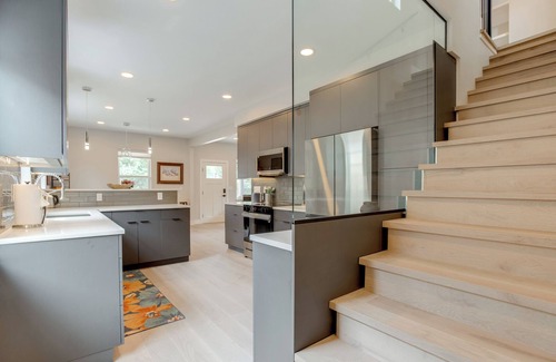 Englewood Maison | Walk to Med Ctrs & Dtwn Englewood: Modern Home