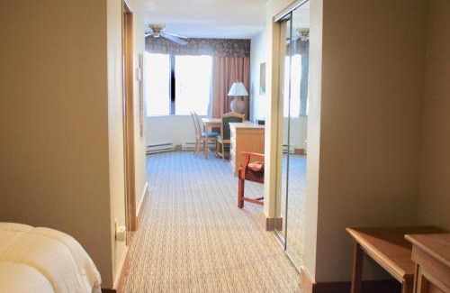 Crested Butte Maison | Walk To Mountain Base Studio For 4 & Pool