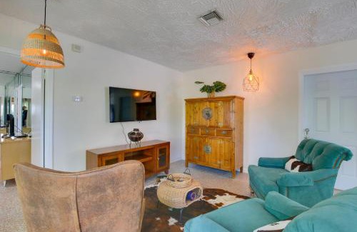 Deerfield Beach Maison | Walk to Ocean Chic Deerfield Beach Cottage!