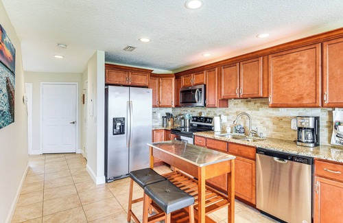 Glenwood Maison | Walk to Ocean: Family Retreat in Ormond Beach!