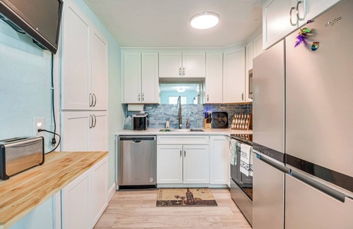 Ormond-by-the-Sea Maison | Walk to Ocean! Home w/ Large Yard in Ormond Beach