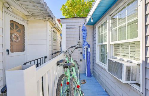 Long Beach Maison | Walk to Ocean Pet-Friendly Home in Long Beach!