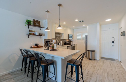 South Scottsdale Copropriété | Walk to Old Town Scottsdale - Poolside Unit - Heated Pool