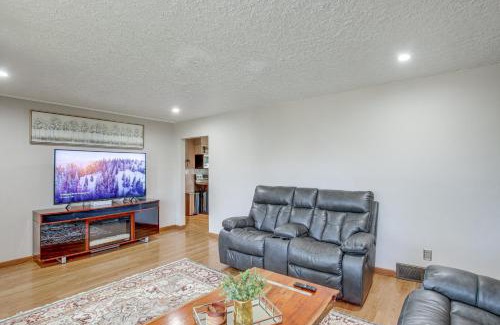 Waterloo Maison | Walk to Park Waterloo Home with Furnished Deck