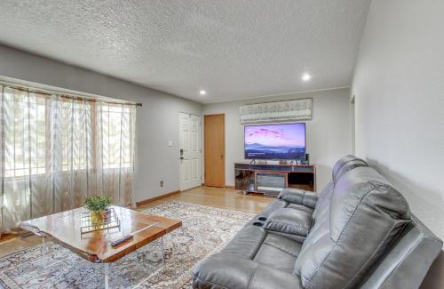 Waterloo Maison | Walk to Park Waterloo Home with Furnished Deck