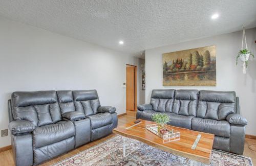 Waterloo Maison | Walk to Park Waterloo Home with Furnished Deck