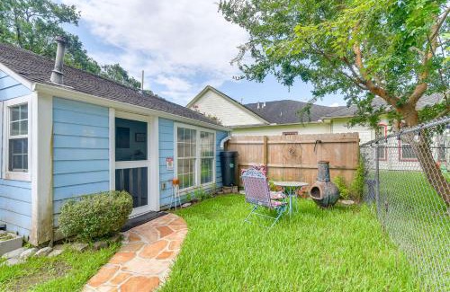 League City Maison | Walk to Parks and Main St Renovated League City Gem