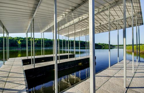 Flemington Maison | Walk to Pomme de Terre Lake Pet-Friendly Escape