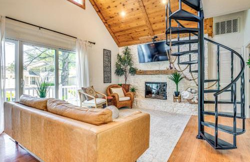 Cicero Maison | Walk to Reservoir Cicero Home with Furnished Deck!