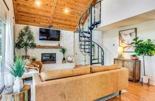 Cicero Maison | Walk to Reservoir Cicero Home with Furnished Deck!