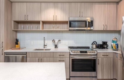Reston Appartement | Walk to Resturants&Shops | Office & Desk | near Wiehle-Reston East