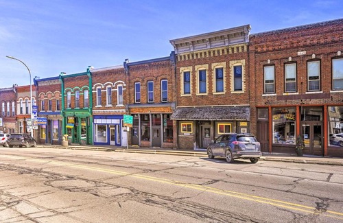 Lansing Maison | Walk to River Unique Studio in Renovated Bar!
