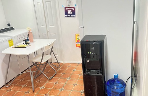 South Farmingdale Maison | Walk to Ryder Cup gate 4 and LIRR Station.nNo need for Uber or car rental.
