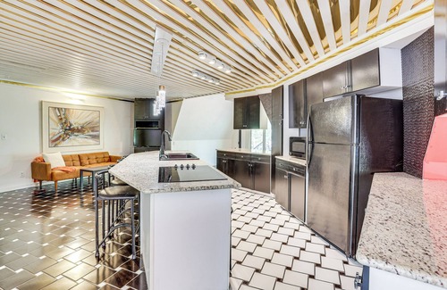 Dover Maison | Walk to School House Winery: Home w/Deck!