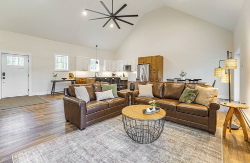 Sebago Maison | Walk to Sebago Town Beach: Luxe Townhome w/Grill