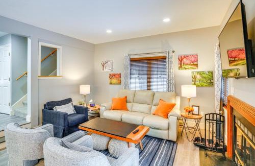 Hancock Appartement | Walk to Ski Slopes Jiminy Peak Resort Getaway!