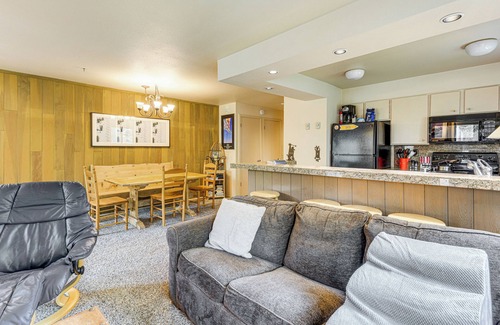 Elkhorn Copropriété | Walk to Sun Valley Village: Condo w/Deck!