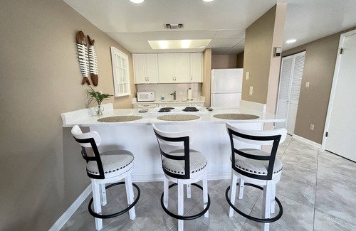 Villa Sabine Copropriété | Quiet Beach Getaway! Extra Amenities! Lowest Rates of the Season!