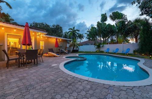 Santa Barbara Estates Maison | Walk To The Beach In Our Home W Spa & Billiards