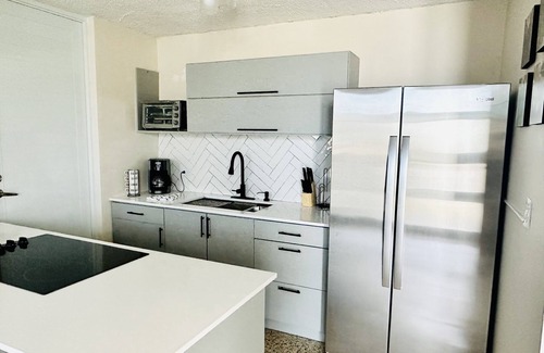 Punta Santiago Maison | Walk to the Beach taking in the Ocean Breeze