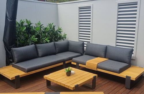 Taupo Maison | Walk to the Lake, or Stay in and Enjoy the View