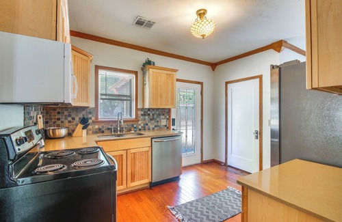 Lawton Maison | Walk to Town & 3 Mi to Fort Sill: Home in Lawton!