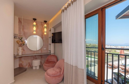 Rethymno Villa | Walk to Town & Skyline Views by etouri