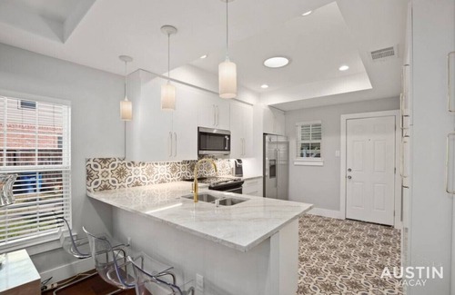 Swede Hill Maison | Marchez ou scootez jusqu'à UT / E 6th / Downtown East Side House