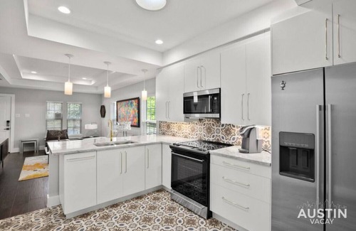 Swede Hill Maison | Marchez ou scootez jusqu'à UT / E 6th / Downtown East Side House
