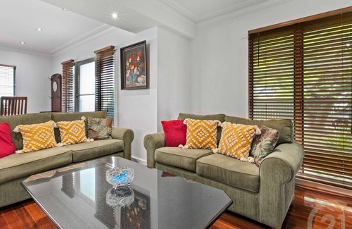 Scarborough Maison | Walk to Water Warde at the end of your street