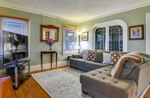 King Maison | Walk to Williams District Home with Hot Tub and Patio