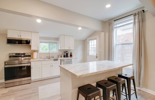 Bowling Green Maison | Walk to WKU, Bars & Dining! Updated Duplex Home