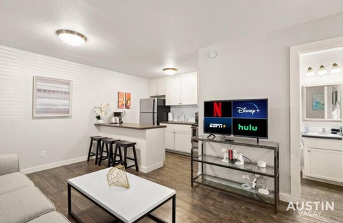 Barton Hills Appartement | Walk To Zilker King Bed Pool Free Parking