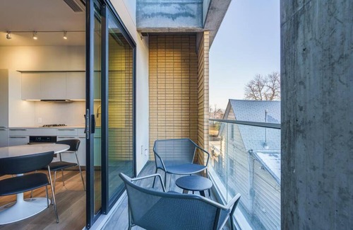 Berkeley Maison | Walk Trendy Tennyson From Our Flat &Roof Top Patio
