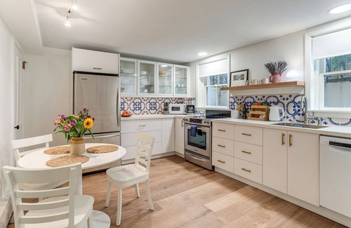 Cheesman Park Appartement | Walkable Apt w/Off-Street Parking in Cheesman!