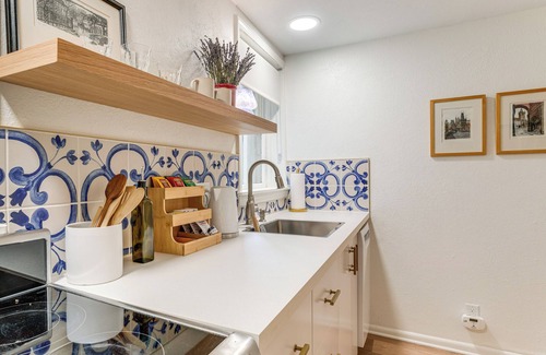Cheesman Park Appartement | Walkable Apt w/Off-Street Parking in Cheesman!