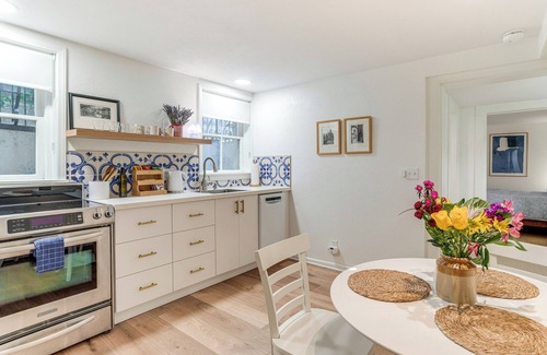 Cheesman Park Appartement | Walkable Apt w/Off-Street Parking in Cheesman!