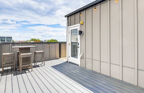 Park View Copropriété | Walkable Columbia Heights Condo w/ Rooftop Deck!