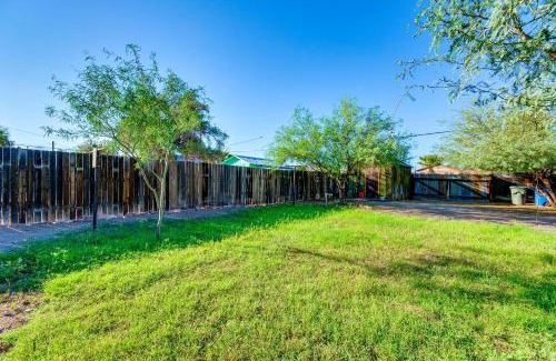 Collins Maison | Walkable Location, Fenced Yard Wickenburg Home!