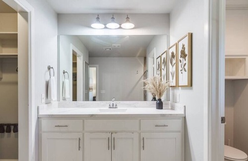 Lincoln Terrace Maison | Modern Home w/Downtown Views Covered Patio & More!
