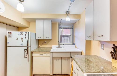 South Side Slopes Appartement | Walkable Studio in the Heart of Pittsburgh!