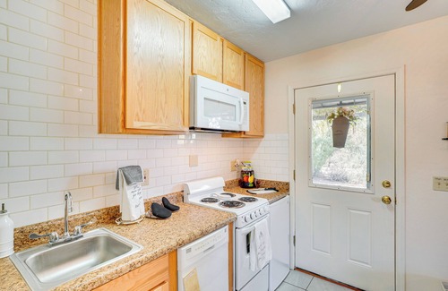 Casas Adobes Appartement | Walkable Studio w/ Patio in Tucson!