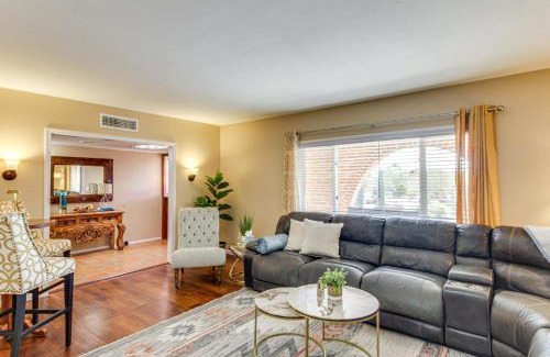 Casas Adobes Estates Maison | Walkable Tucson Retreat with Pool and Fire Pit!