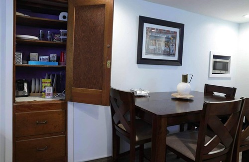 East Aurora Appartement | Walkable - Village of East Aurora Craftsman Quaint Gardens