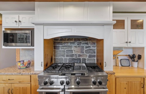 Walker Lake Cabine | Walker Lake Lodge | Right Near Walker Lake + Hot Tub!