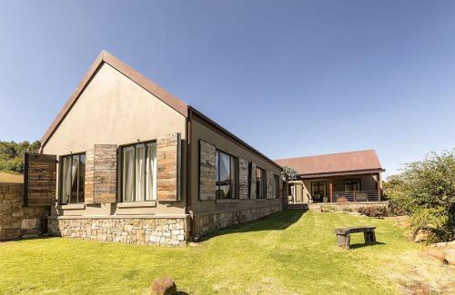 Dullstroom Maison | Walkersons Estate Red Oak Ridge